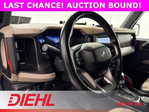 Used 2022 Ford Bronco Wildtrak image 23