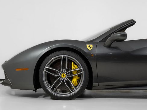 Used 2018 Ferrari 488 Spider image 12