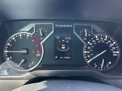Used 2022 Toyota Tundra SR5 w/ SR5 Convenience Package AWD/4WD image 21