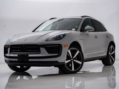 Certified 2026 Porsche Macan AWD/4WD image 1
