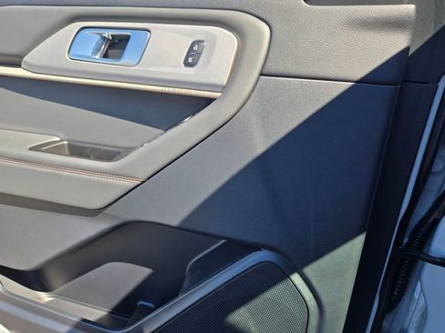 New 2026 Ford Explorer Active image 18