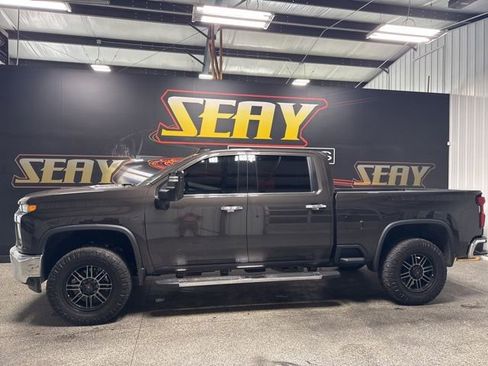 Used 2021 Chevrolet Silverado 2500 LTZ w/ LTZ Premium Package AWD/4WD image 2