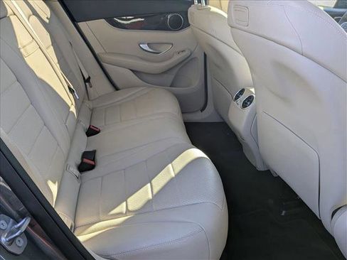 Used 2019 Mercedes-Benz GLC 300 image 19
