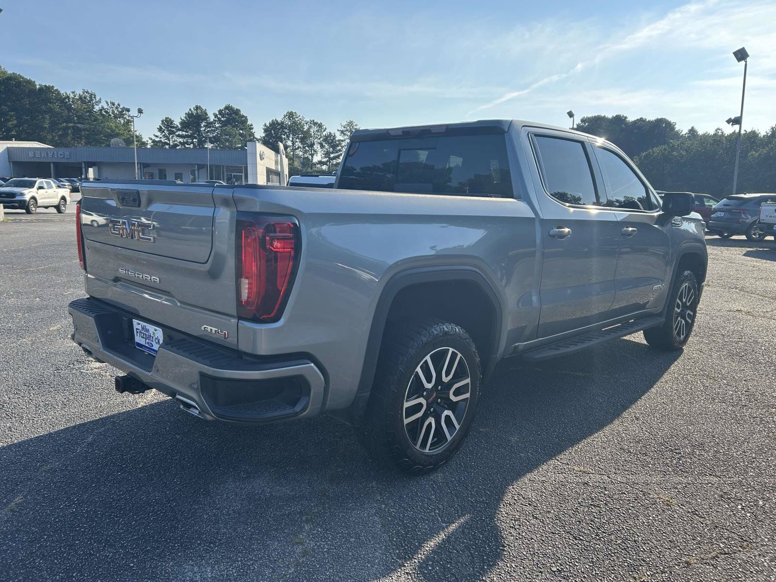 Used 2024 GMC Sierra 1500 AT4 w/ Technology Package AWD/4WD image 3