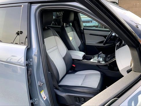 Used 2020 Land Rover Range Rover Evoque First Edition image 7