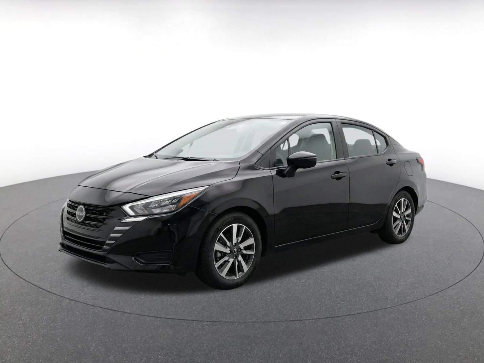 Used 2025 Nissan Versa SV FWD image 3