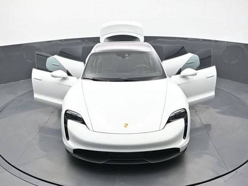 Certified 2023 Porsche Taycan w/ Premium Package image 31