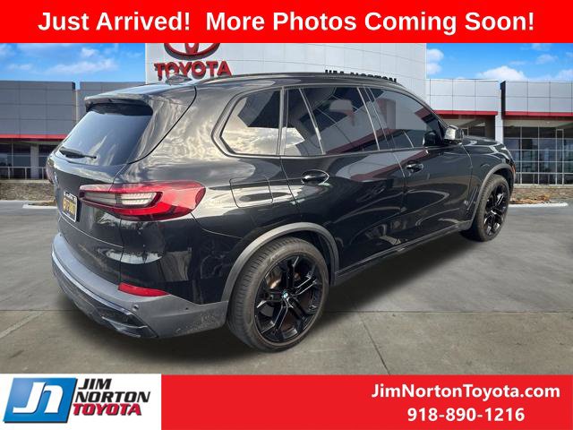Used 2021 BMW X5 xDrive40i w/ Premium Package 3 AWD/4WD image 4