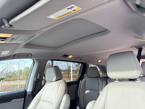 Used 2024 Honda Odyssey EX-L image 25