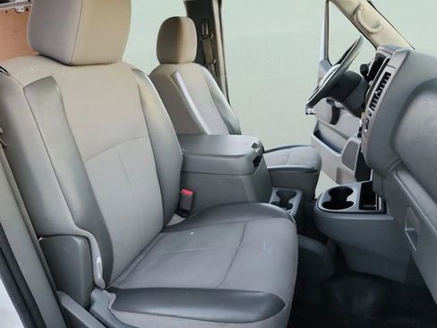 Used 2019 Nissan NV 2500 SV image 21