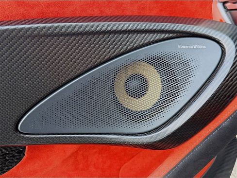 Used 2020 McLaren 600LT Spider image 22