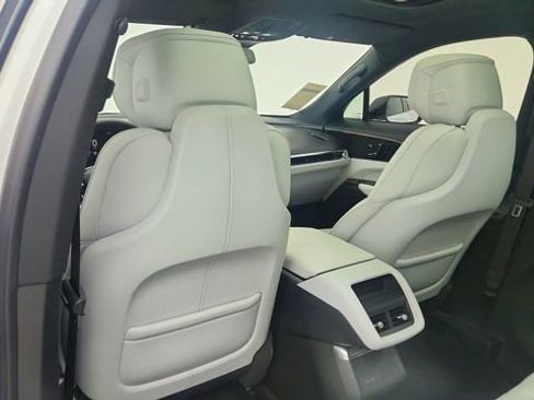 Used 2024 Cadillac Lyriq Luxury image 32