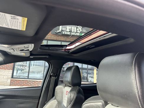 Used 2018 Ford Focus ST w/ Equipment Group 401A image 29