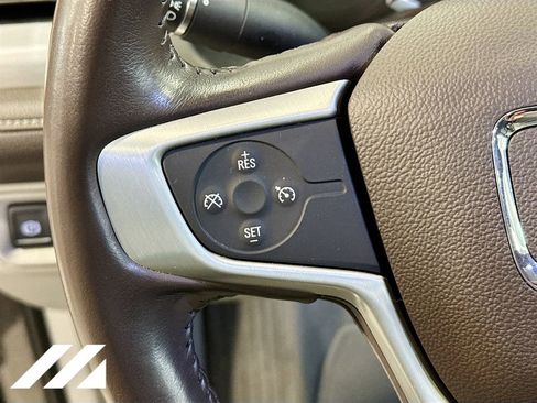 Used 2019 GMC Acadia SLT image 12