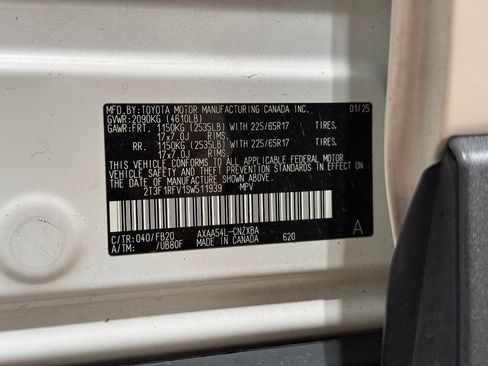 Certified 2025 Toyota RAV4 LE AWD/4WD image 29