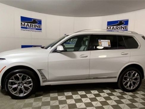 Used 2023 BMW X7 xDrive40i w/ Premium Package image 7