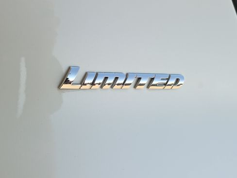 Used 2020 Toyota 4Runner Limited AWD/4WD image 4