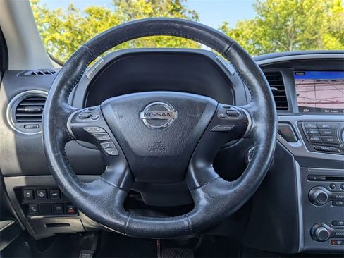 Used 2019 Nissan Pathfinder SL image 18