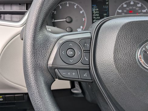 Certified 2025 Toyota Corolla Cross L image 29