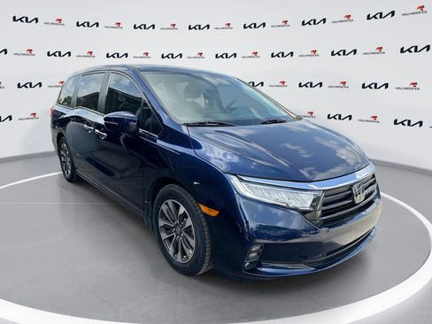 Used 2024 Honda Odyssey EX image 1