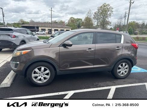 Used 2011 Kia Sportage LX FWD image 2