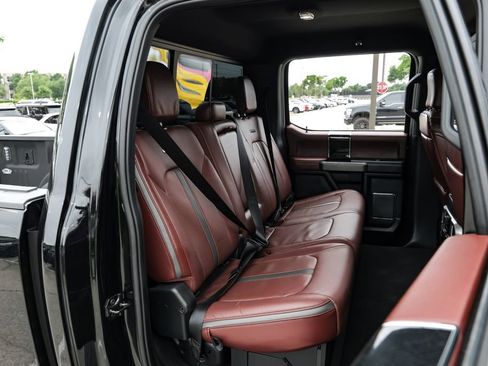 Used 2022 Ford F350 Platinum w/ FX4 Off-Road Package AWD/4WD image 39