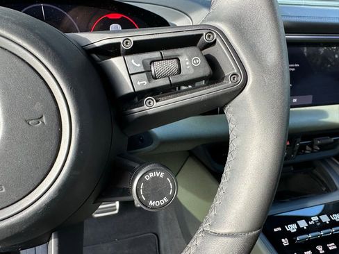 Used 2025 Porsche Macan 4S Electric image 16