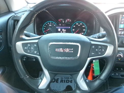 Used 2021 GMC Canyon Denali image 21