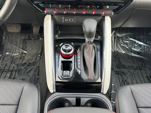 Used 2026 GMC Canyon AT4X AWD/4WD image 12