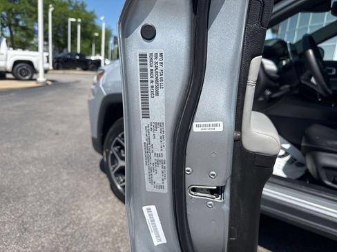 Used 2025 Jeep Compass Limited AWD/4WD image 42