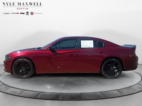 Used 2018 Dodge Charger SXT w/ Blacktop Package image 13
