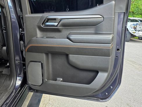 Used 2023 GMC Sierra 1500 AT4 w/ AT4 Premium Package AWD/4WD image 34