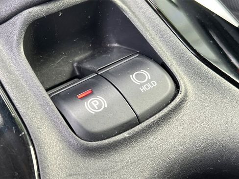 Used 2020 Toyota Corolla LE image 34