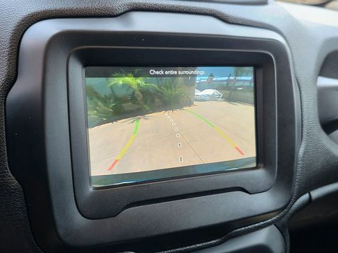 Used 2018 Jeep Renegade Latitude image 35