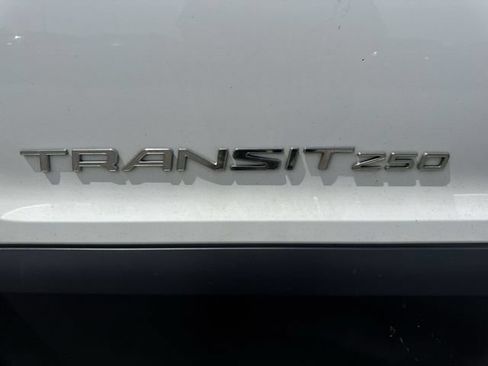 Used 2015 Ford Transit 250 138 w/ Interior Upgrade Package RWD image 26