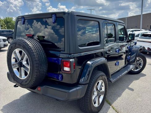 Used 2019 Jeep Wrangler Unlimited Sahara AWD/4WD image 5
