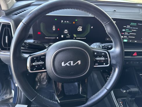Used 2024 Kia Sorento S FWD image 17