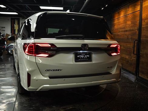 Used 2026 Honda Odyssey Elite image 6