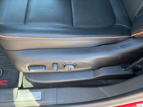 Used 2023 GMC Acadia AT4 w/ Preferred Package image 18