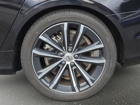 Used 2022 Volvo S90 B6 Momentum w/ Advanced Package image 38