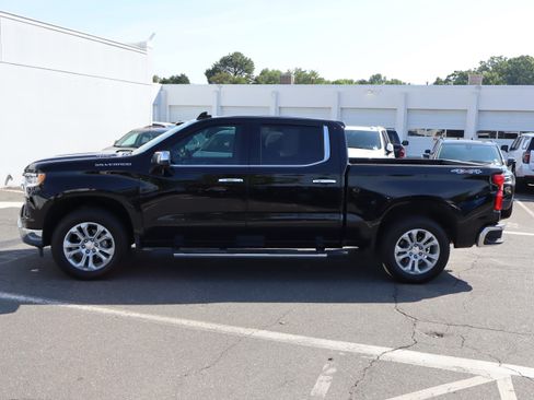Used 2025 Chevrolet Silverado 1500 LTZ w/ LTZ Convenience Package II AWD/4WD image 18