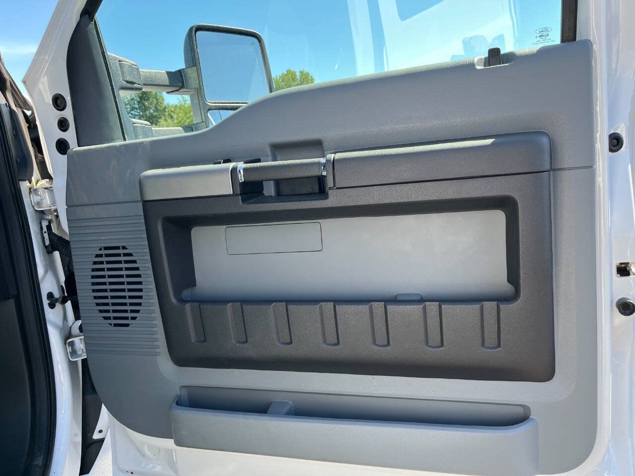 Used 2023 Ford F750 2WD Crew Cab Super Duty image 21