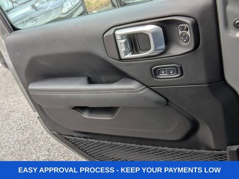 Used 2023 Jeep Wrangler Unlimited Sahara w/ Cold Weather Group image 29