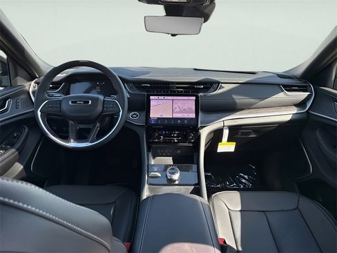 New 2025 Jeep Grand Cherokee Limited w/ Luxury Tech Group II image 12