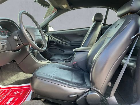 Used 2003 Ford Mustang Premium image 10