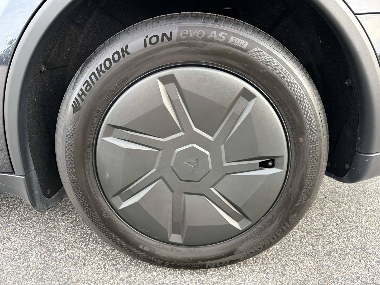 Used 2026 Tesla Model Y 2WD image 10