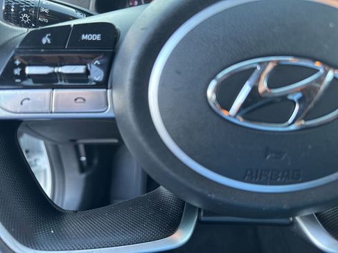 Used 2023 Hyundai Elantra SE FWD image 18