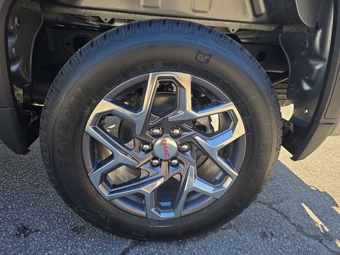 New 2026 GMC Sierra 1500 SLE image 34