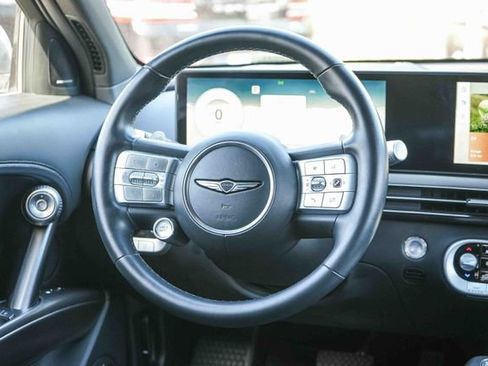 Used 2023 Genesis GV60 Advanced AWD/4WD image 17