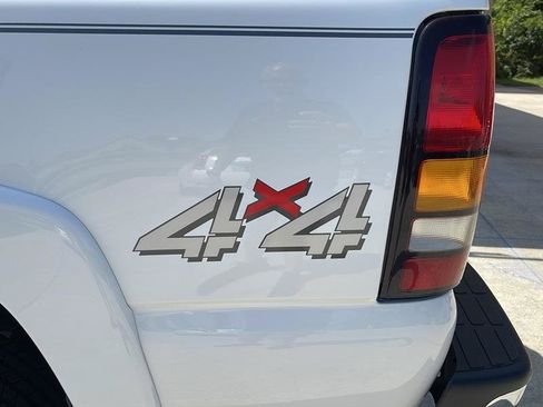 Used 2004 GMC Sierra 2500 SLT AWD/4WD image 16